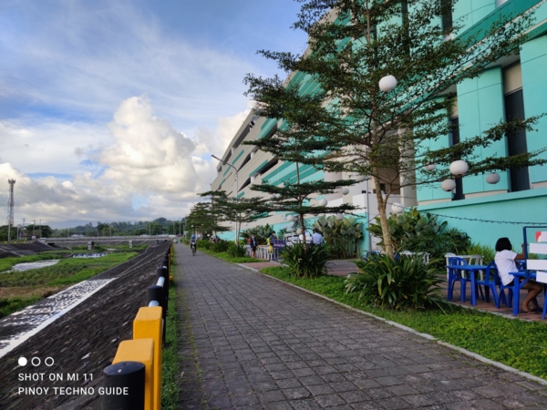 Xiaomi Mi 11 sample picture of SM Ormoc's "boardwalk".