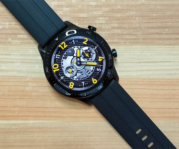 This is the default watch face design of the realme Watch S Pro.