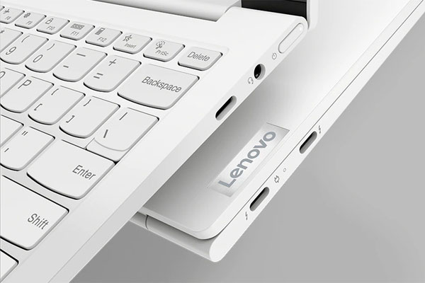 A closer look at the Lenovo Yoga Slim 7i Carbon.