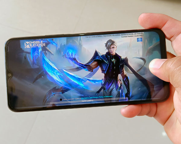 Mobile Legends on the vivo Y33s.