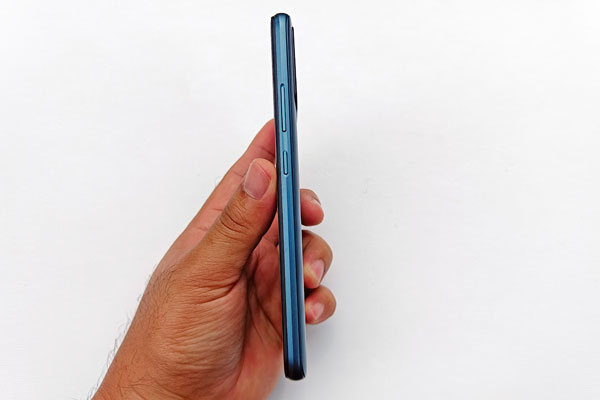 Side view of the realme narzo 50A.