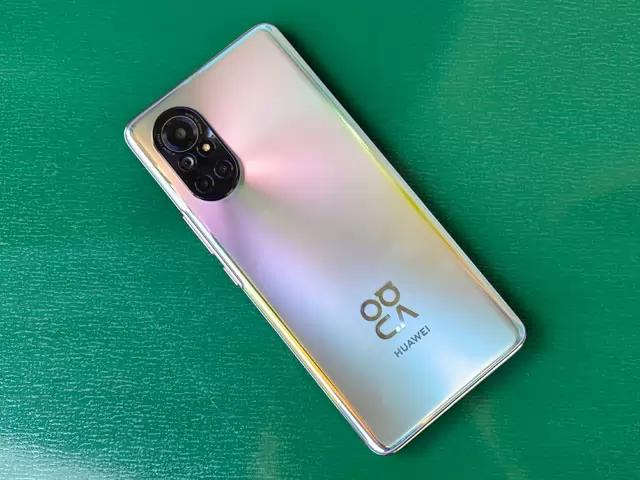 Meet the Huawei nova 8!