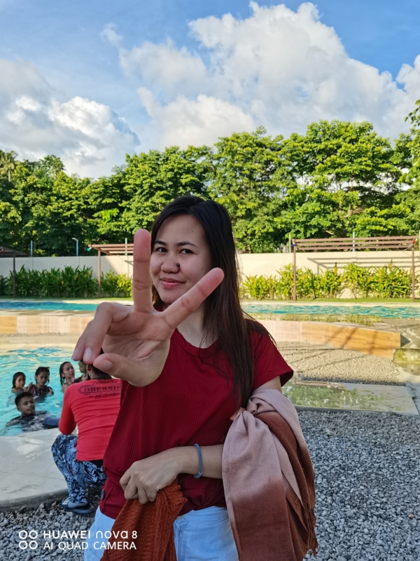 My sister doing a peace sign | Huawei nova 8