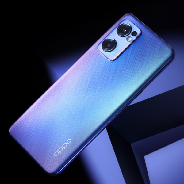 The OPPO Reno7 5G smartphone in Startrails Blue color.