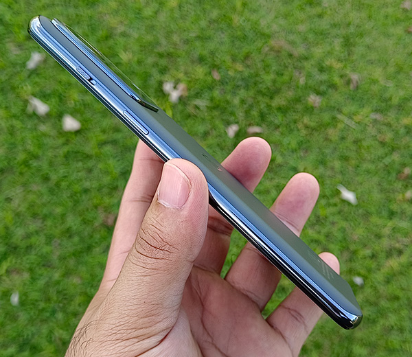 OnePlus Nord 2T side view