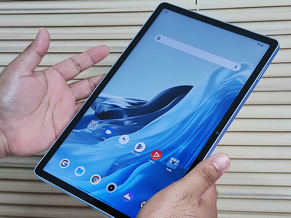 Hands-on with the realme Pad X.