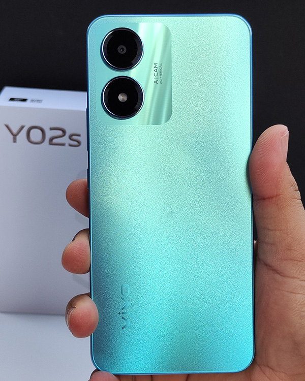 The back design of the vivo Y02s.