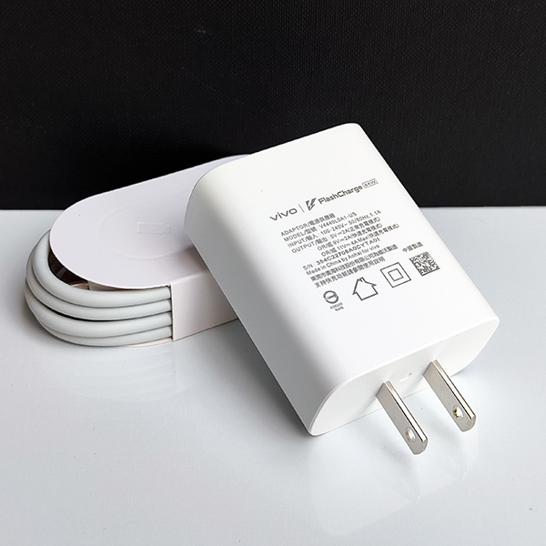 The 44W fast charger of the vivo Y35