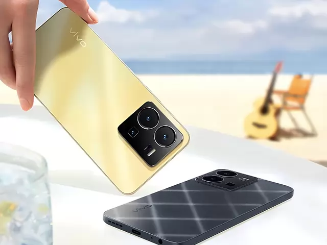 vivo Y35 in Dawn Gold