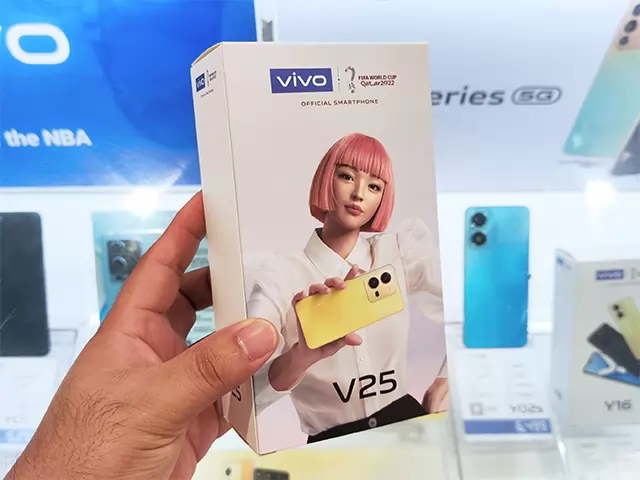 vivo V25 Unboxing and Hands-on Experience