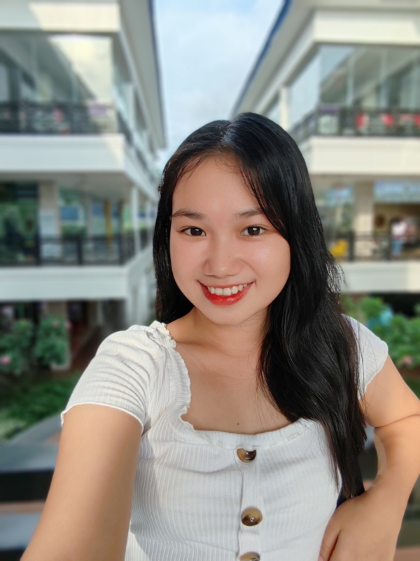 HONOR 90 5G sample Portrait selfie.