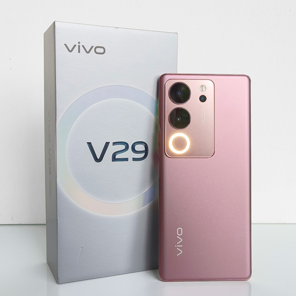 The vivo V29 5G and its box.