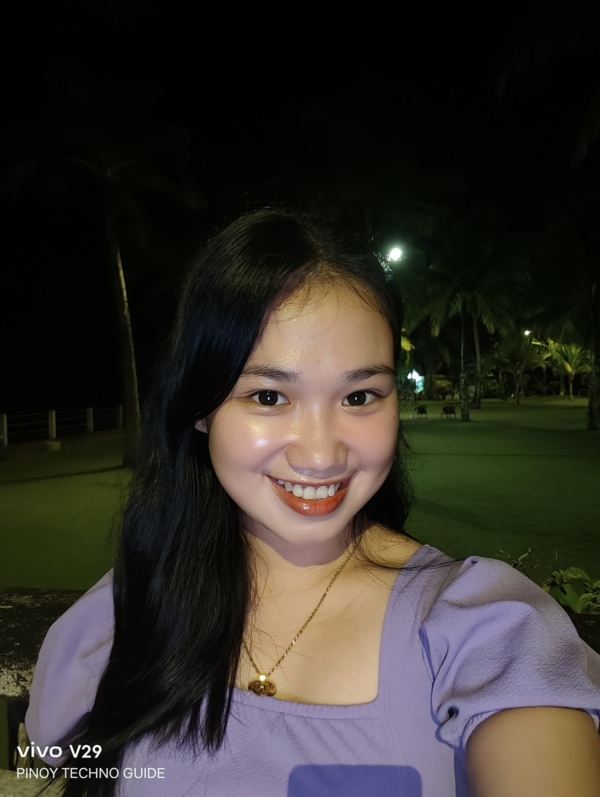 vivo V29 5G sample selfie (Photo mode, lowlight).