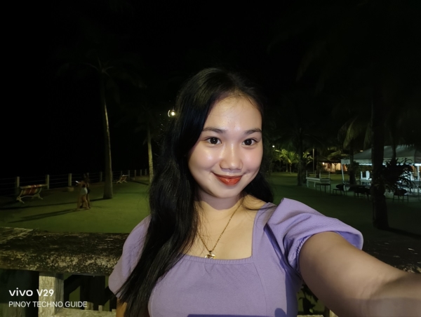 vivo V29 5G sample selfie (Photo mode, lowlight, ultra-wide).