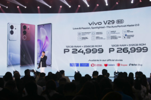 Price reveal during the vivo V29 Series launching event.