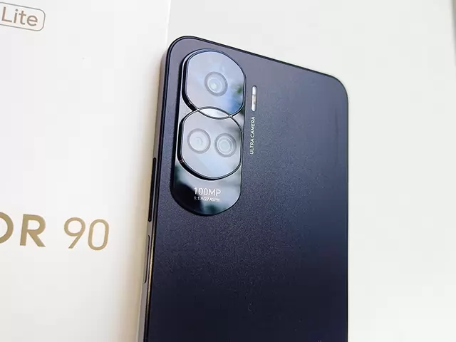 Let's examine the pros and cons of the HONOR 90 Lite 5G smartphone!