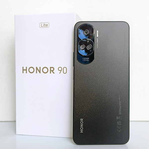 The HONOR 90 Lite 5G and its box.