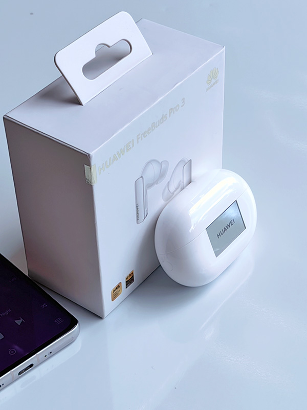 The HUAWEI FreeBuds Pro 3 and its box.