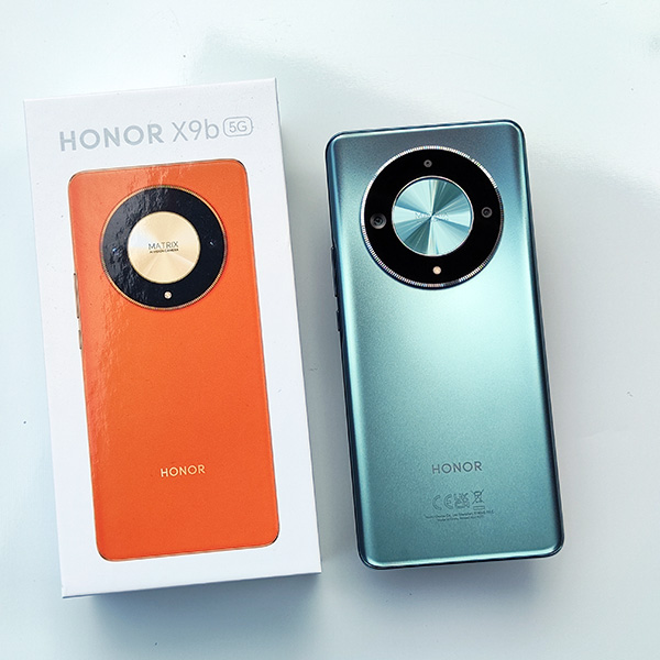 The HONOR X9b 5G and its box.