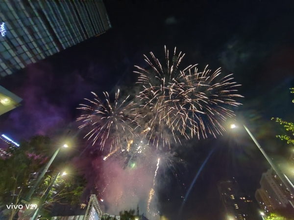 New Year's fireworks display captured by vivo V29 5G.