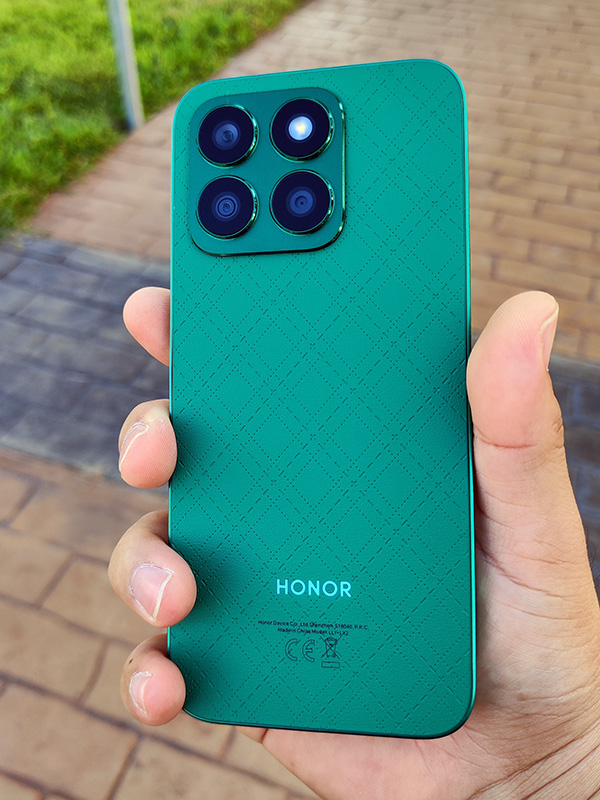 Back design of the HONOR X8b