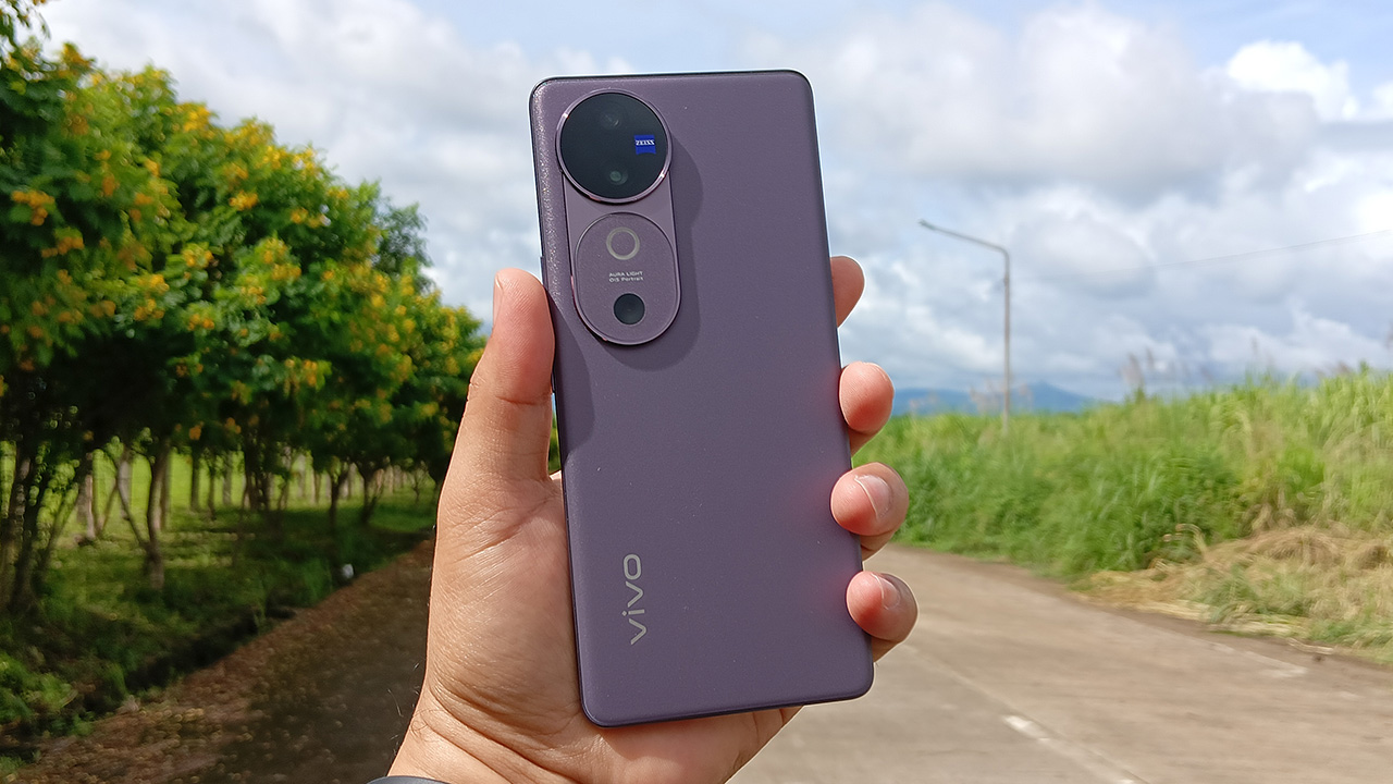 vivo V40 REVIEW Prolevel Portraits with Smooth Gaming and Chic Colors