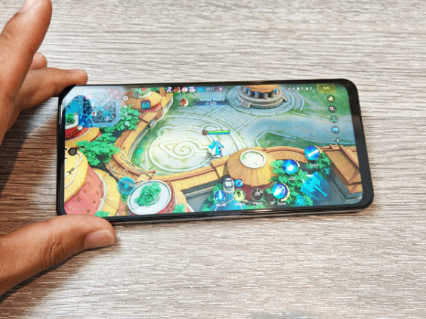 Playing Mobile Legends on the vivo Y29.
