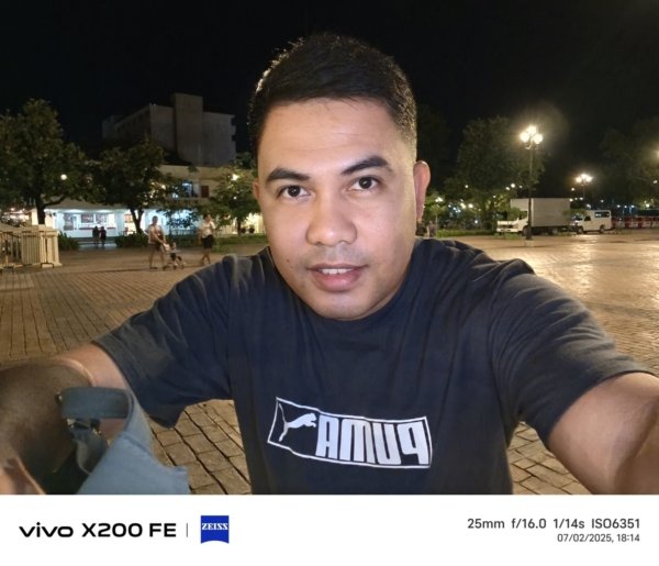 vivo X200 FE sample selfie