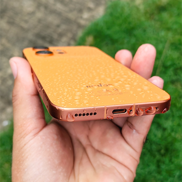 HONOR 600 bottom view