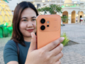 Taking a selfie with the HONOR 600.