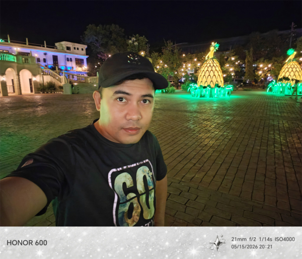 HONOR-600-sample-selfie-ultrawide
