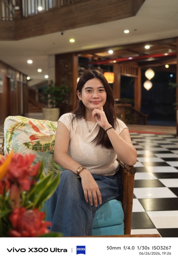 vivo-X300-Ultra-sample-picture-portrait-indoor