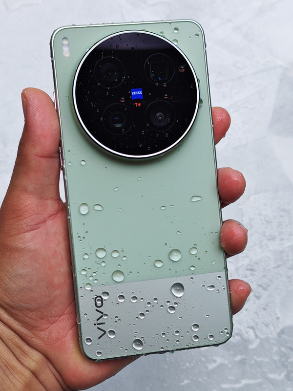 vivo X300 Ultra water resistance
